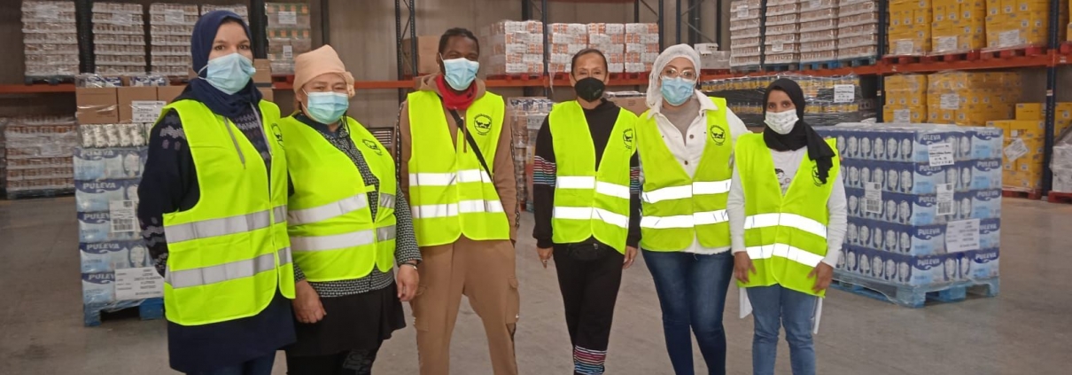 Alumnado de 'Personal de Hotel' colabora con el Banco de Alimentos de Almería